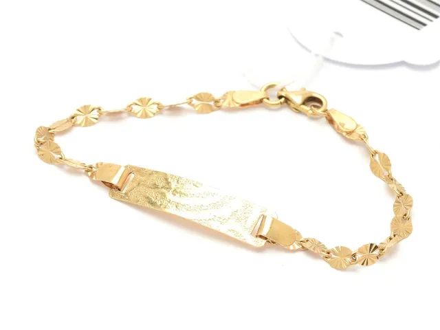 Armband 18K 3,3g 1416,5cm Bredd: 4-7mm, med integrerad platta, springlås