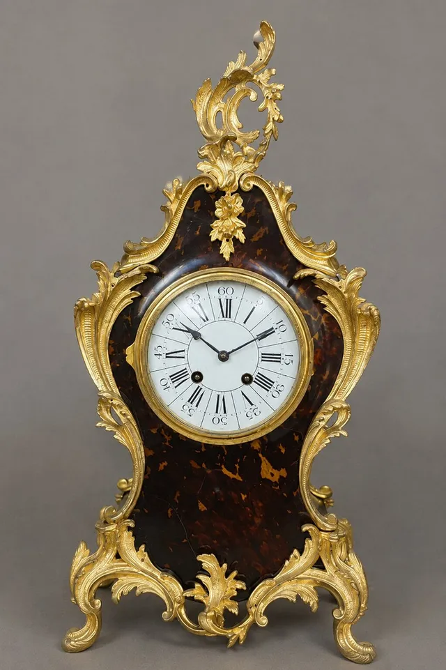 PRUNKPENDULE IM LOUIS-XV-STIL.
