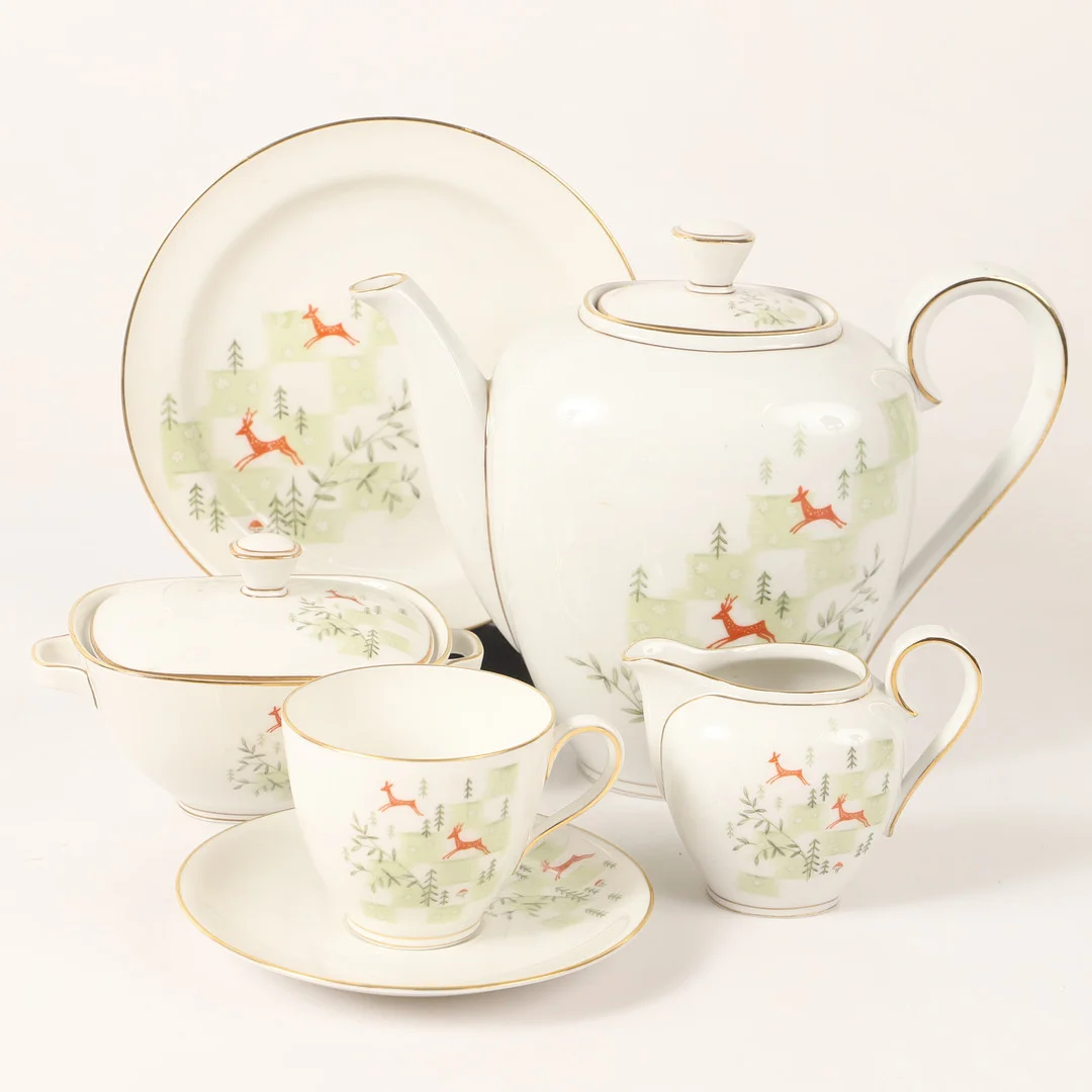 JULSERVIS, 39 delar, porslin, Krautheim, Tyskland. — Tableware — Helsingborgs Auktionskammare
