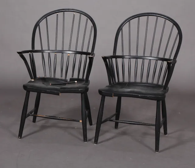 Frits Henningsen. Et par  Windsorstole, til renovering, model nr. CH18A. (2)
