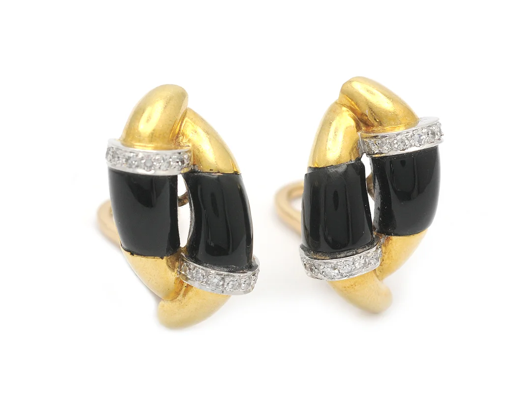 ÖRHÄNGEN, 18K, guld / vitguld, 32st 8-kantslipade, diamanter ca 0,50 ctv, onyx, clips, vikt 18,1 — Smycken/Örhängen — Kaplans