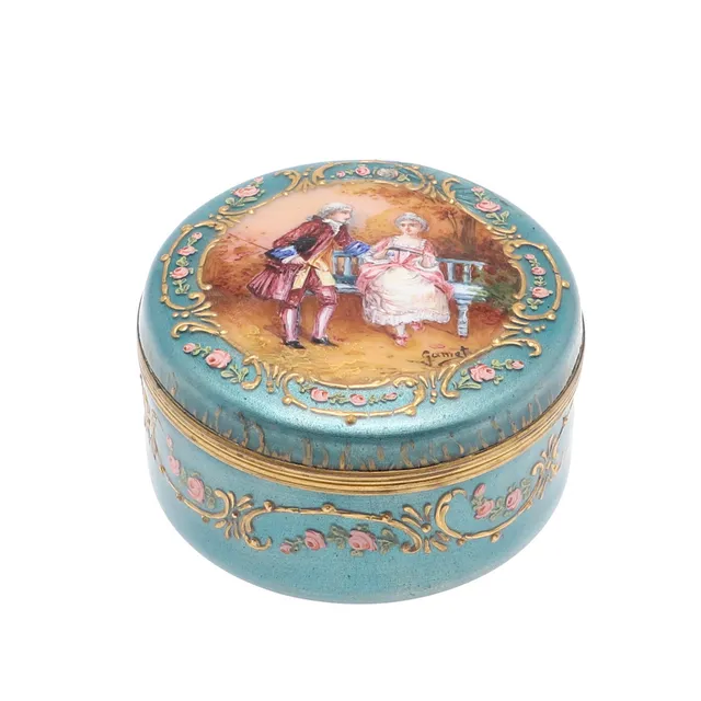 A LATE NINETEENTH CENTURY FRENCH ENAMEL AND GILT METAL BOX AND COVER.