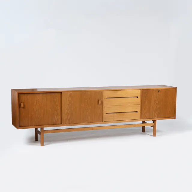 NILS JONSSON. Sideboard, "Arild", Troeds, Bjärnum. 1960-tal.