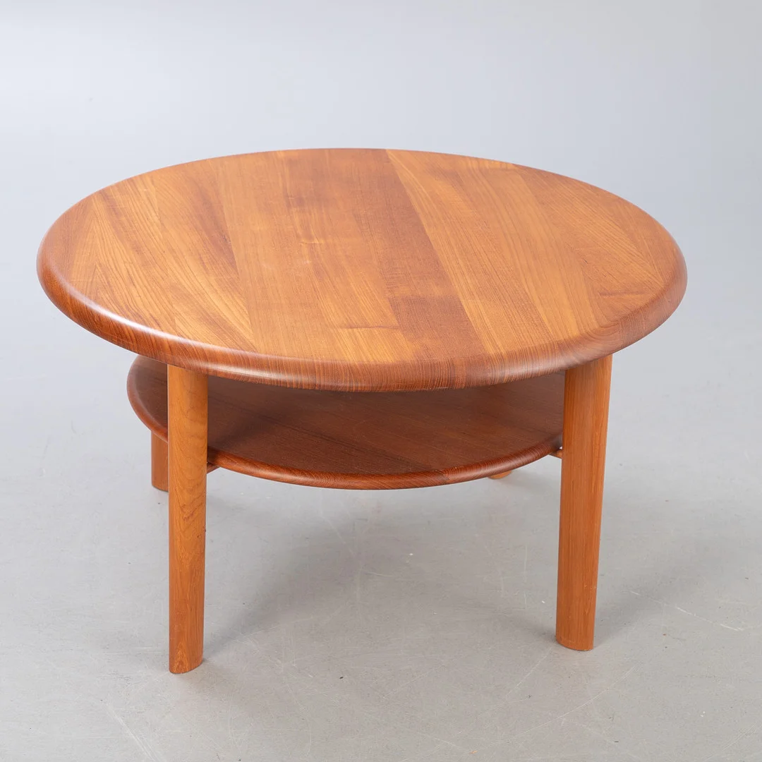 Niels Bach, Sofatisch aus Teakholz. — Coffee Tables — Stockholms Auktionsverk Hamburg