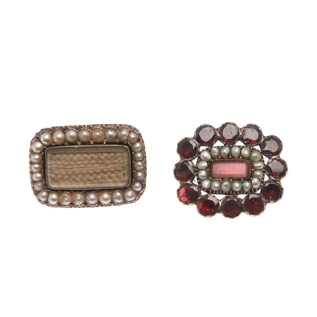 TWO GEORGIAN GOLD AND GEM SET BROOCHES.