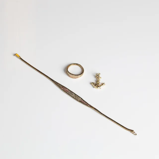 ARMLÄNK, RING samt HÄNGE, 14K guld & rödguld. Totalvikt ca 15,9 gram.