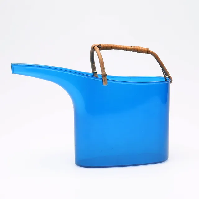 STIG LINDBERG. Vattenkanna, "Fontana", tillverkad för Gustavsberg 1967–72.