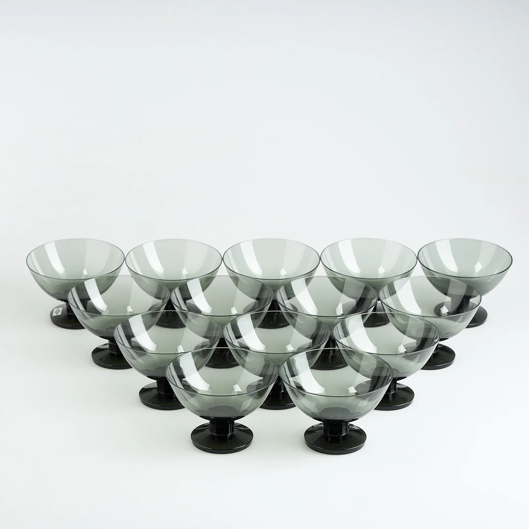KAJ FRANCK. DESSERTSKÅLAR, 14 st, modell "Juha", Nuutajärvi Notsjö. — Utility glass — Stockholms Auktionsverk Helsinki