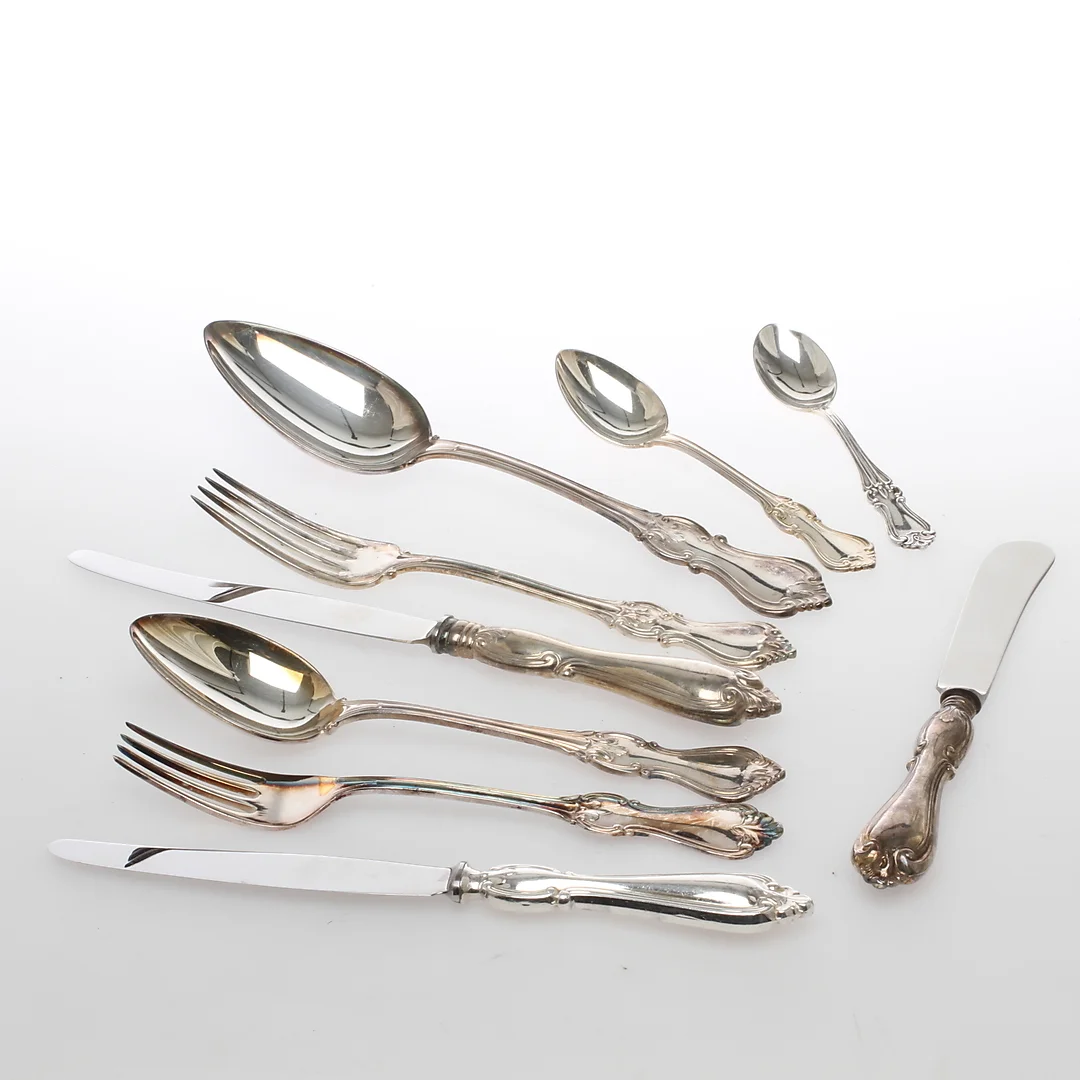 BESTICK, 93 delar, nysilver, modell Olga, 1900-tal. — Other metals — Auktionshuset Kolonn