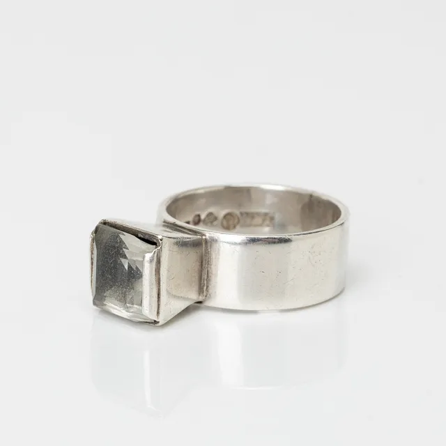 ISAAC COHEN. Ring, silver, bergskristall, Stockholm, 1964.