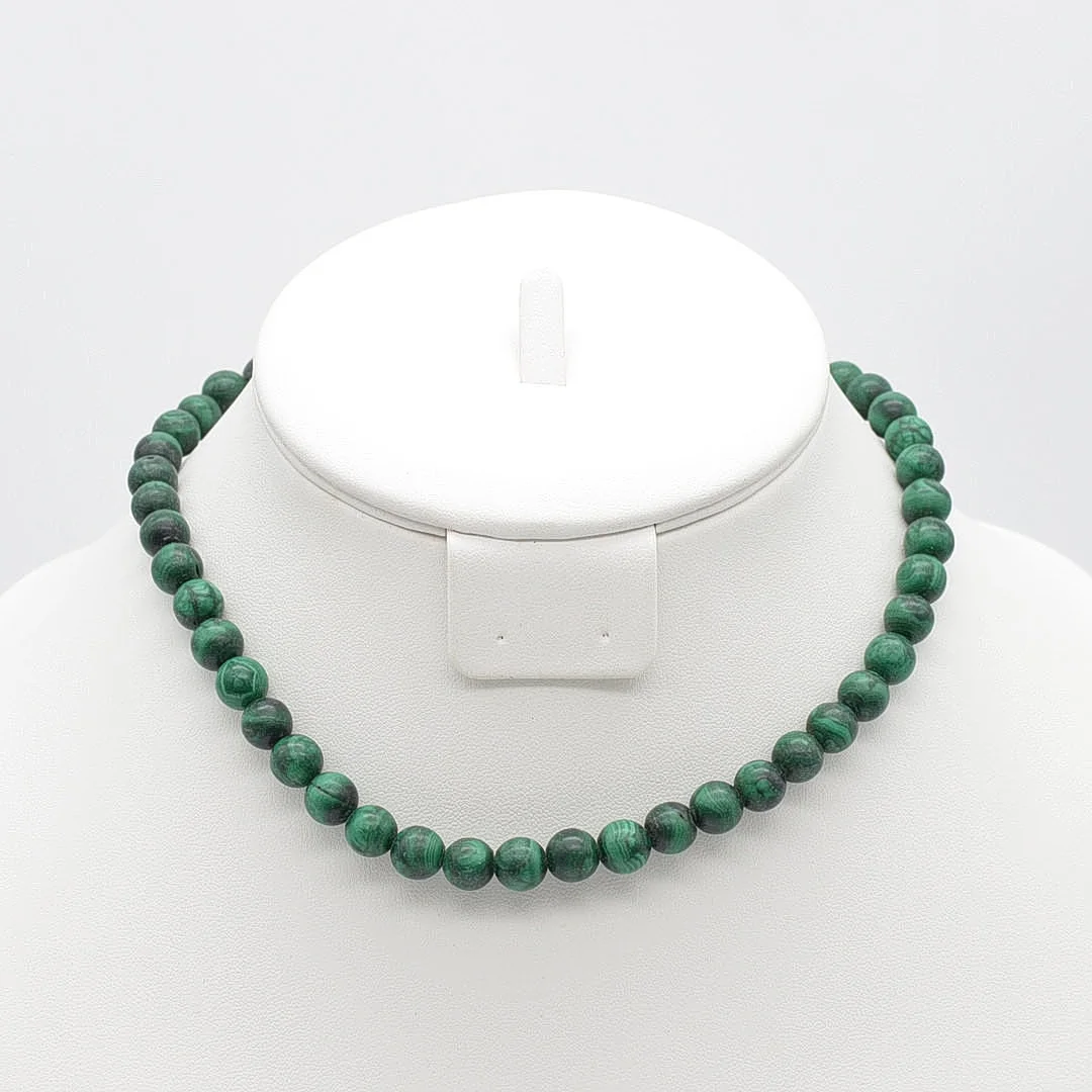 PERLENCOLLIER AUS MALACHIT, MATT, MIT SCHRAUBVERSCHLUSS, CA. 40CM, VINTAGE. — Necklace — Kunst- und Auktionshaus Kleinhenz