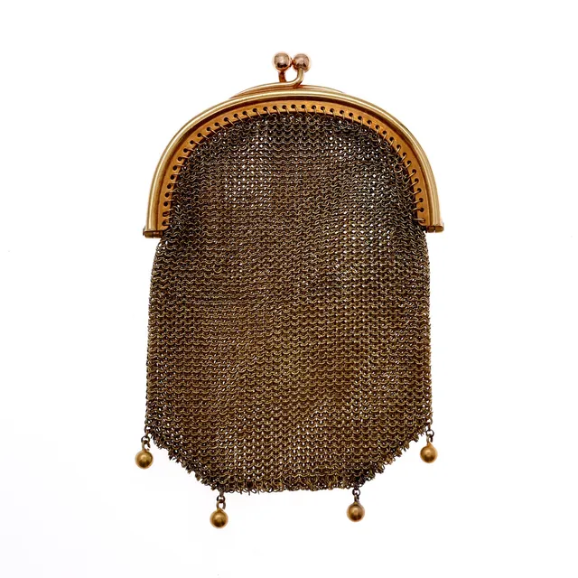 Gold mesh purse, early decades of the 20th Century.