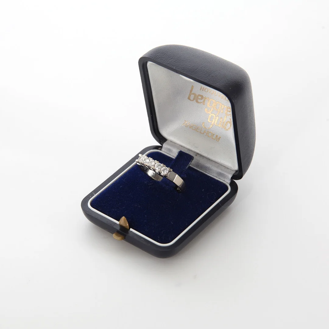 DIAMANTRING 0,50 ctw, 18K vitguld, 1976. — Rings — Auktionsverket Engelholm
