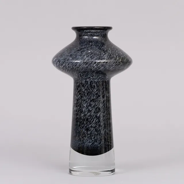 BO BORGSTRÖM. Vas "Oxid", underfångsglas, Åseda.