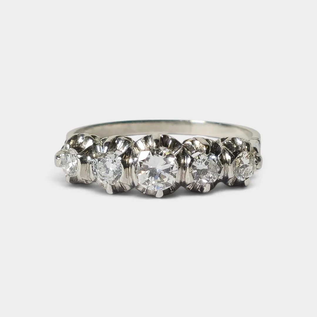 Sortija cinquillo en platino y diamantes. — Rings — Barcelona Auctions