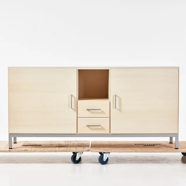 BOCONCEPT, skänk, 2000-talets början, fanerad i lönn, 2 lådor, hyllplan samt skåpsdörrar med hyllinredning.