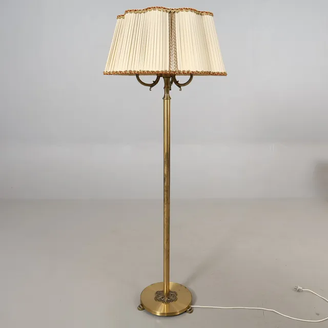 GOLVLAMPA metall 1900-tal.