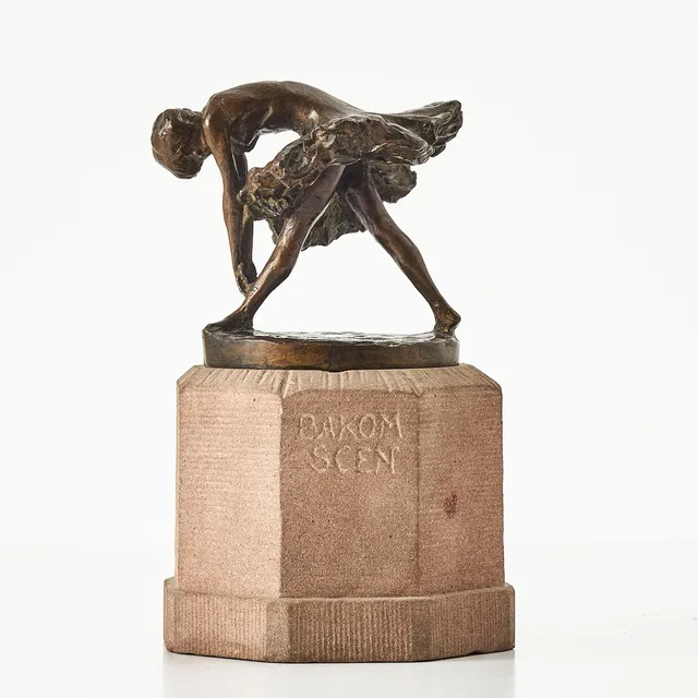 ANDERS OLSON (1880-1955). "Bakom scen", brons.