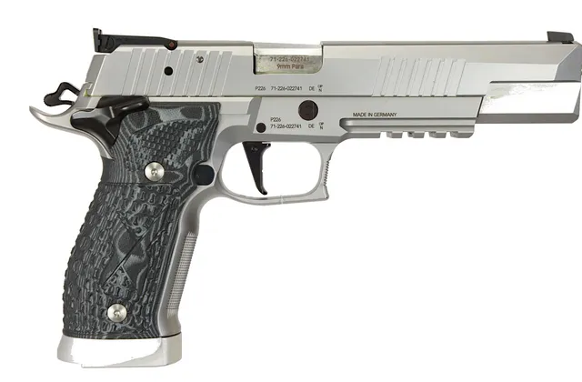 PISTOL, fabrikat Sig-Sauer, modell X-Line X-Six Supermatch, kaliber 9x19, tillv.nr 71-226-022741, se-nr SE3193581.