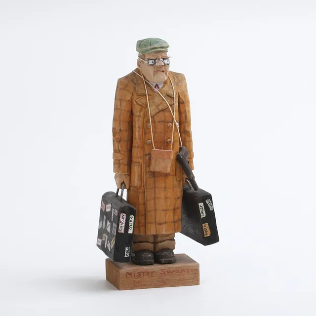 AXEL ERIKSSON. Skulptur, snidat trä "Mr Swanson", Västervik 1951.