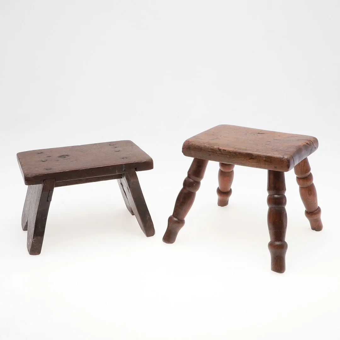 AN 18TH CENTURY OAK MILKING STOOL. — Sofas & Seatings — Lawrences Auctioneers