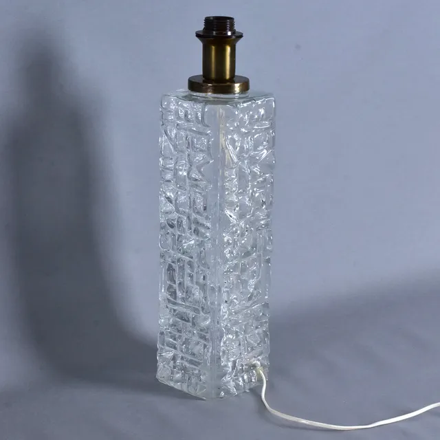 HENRIK BLOMQVIST. Bordslampa, glas med mässingsfattning, Stilarmatur Tranås, 1960/70-tal.
