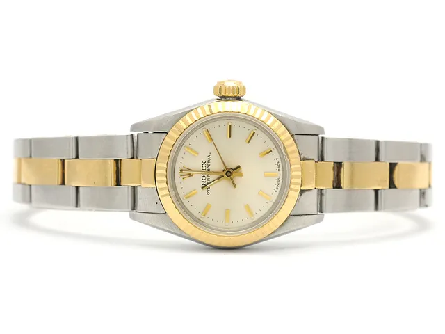 ROLEX, Oyster Perpetual, Ref nr. 67193, Serie nr. 9415955, Cal 2130, Verk nr. 035629, Boett nr. 67000, damur, 25 mm, stål/guld, automatisk, safirglas (skadat), skadad urtavla, Oysterlänk, viklås, Ref nr. 78.343.18-I10/466 B, ca 1986.