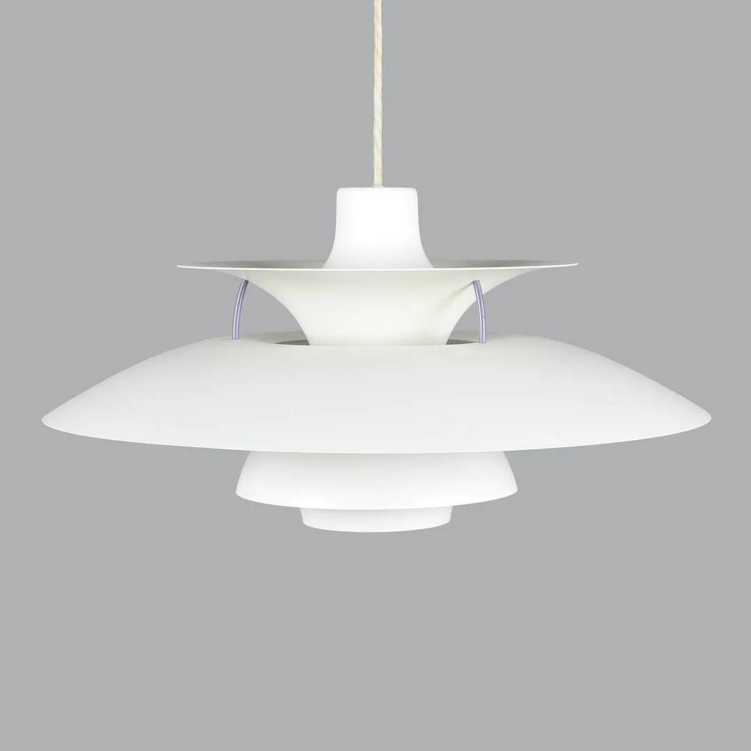 POUL HENNINGSEN. Louis Poulsen. PH5 pendel, hvid. — Ceiling lights — Bidstrup Auktioner