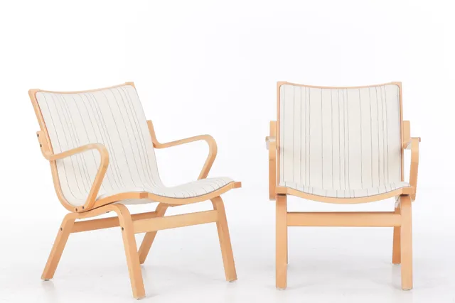 Finn Østergaard. A pair of armchairs, model 'Albert' (2)