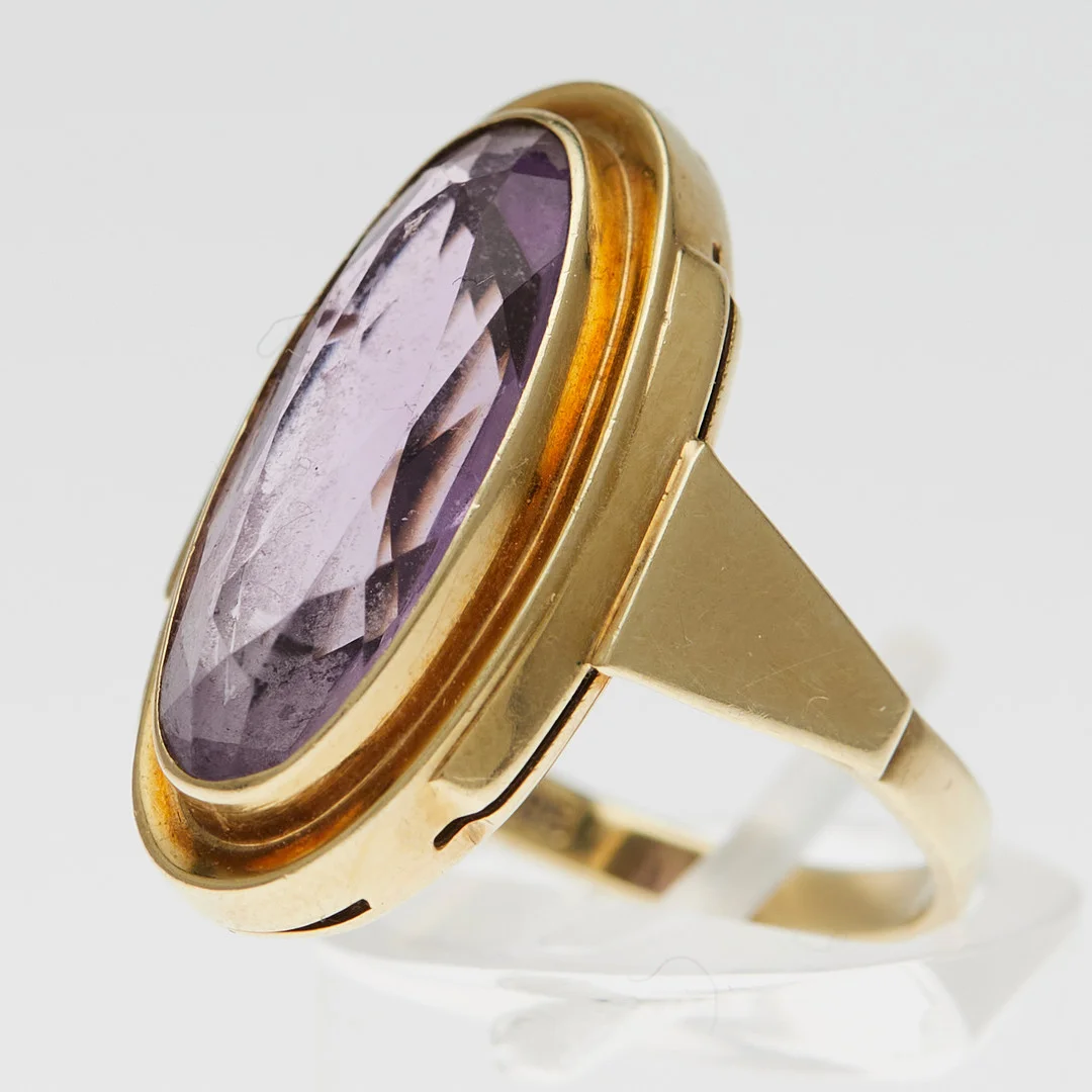 Ring, 585er Gelbgold, Amethyst. — Rings — Stockholms Auktionsverk Köln