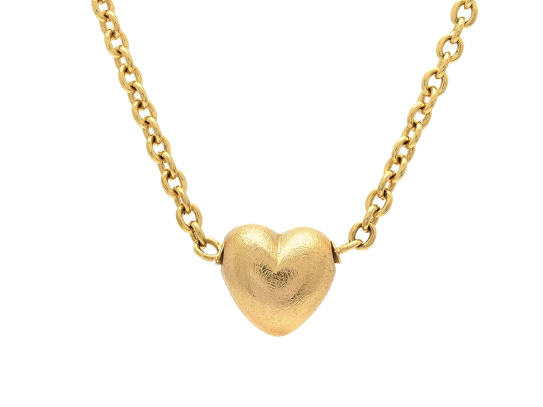OLE LYNGGAARD, lås, 18K guld, hjärta, arbetad yta, höjd kedja, 80 cm, totalt vikt 21 g, originaletui. — Smycken/Collier — Kaplans