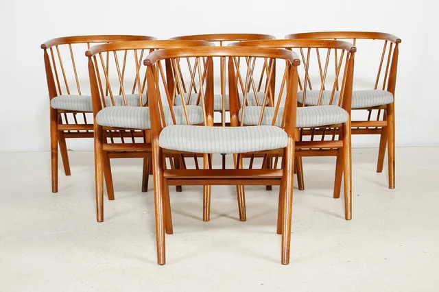 Helge Sibast. Six Spoke-back chairs in teak model 8. (6)