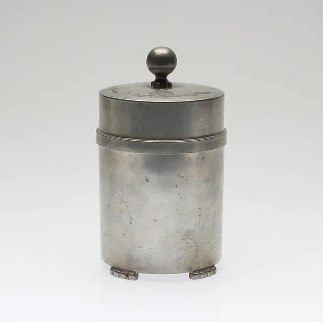 TOBAKSBURK, tenn, art deco, 1932.
