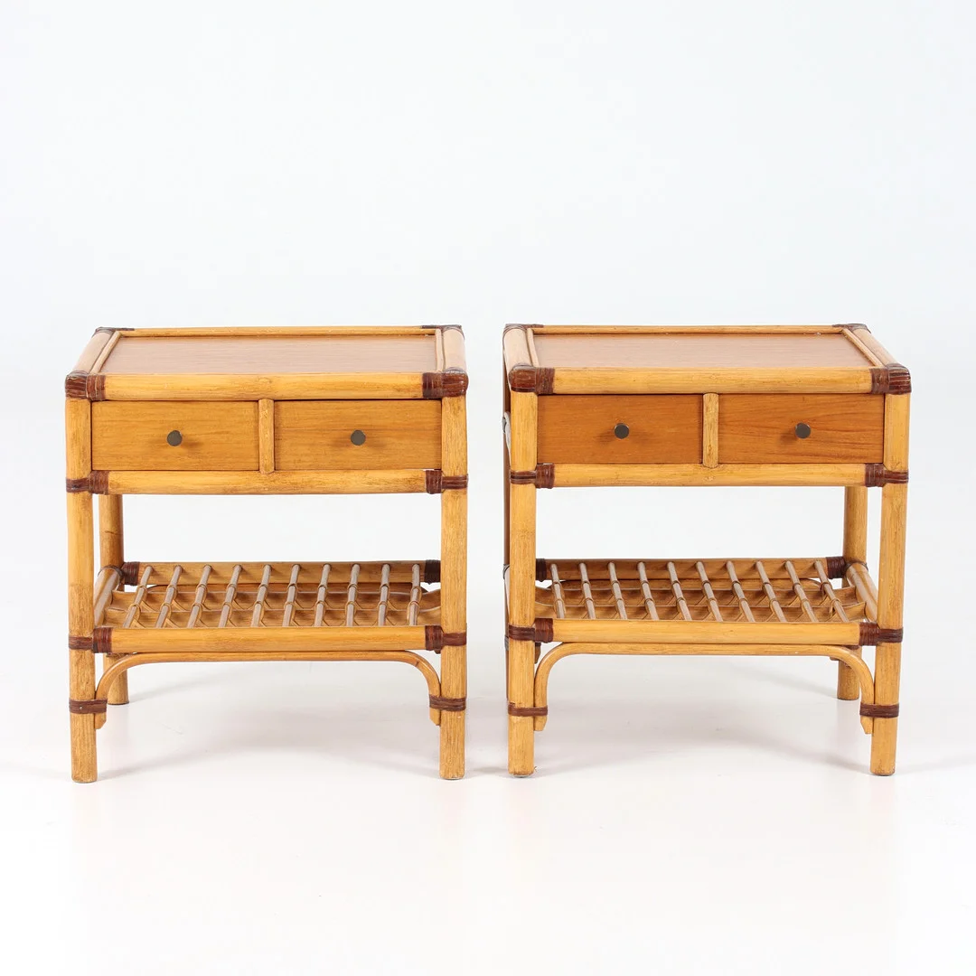 KENNETH BERGENBLAD. Sängbord, ett par, "Manilla", Dux. — Tables — Stadsauktion Sundsvall