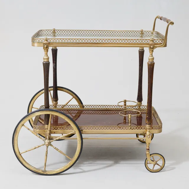 SERVERINGSVAGN, 1900-talets andra hält.