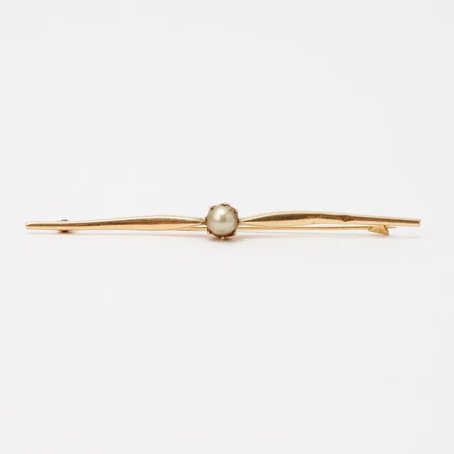 BROSCH, 18k guld samt pärla, vikt ca 2,7 gram.