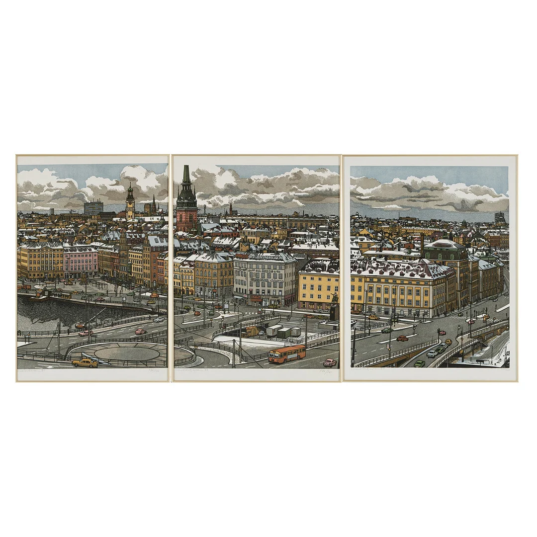 SVENOLOV EHRÉN. Utiskt från Slussen mot Gamla Stan, triptyk, färglitografi. — Engravings & Prints — Stockholms Auktionsverk Magasin 5