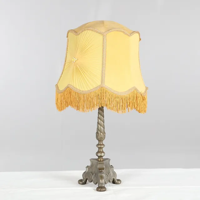 BORDSLAMPA, Metall, 1900-talets första hälft.