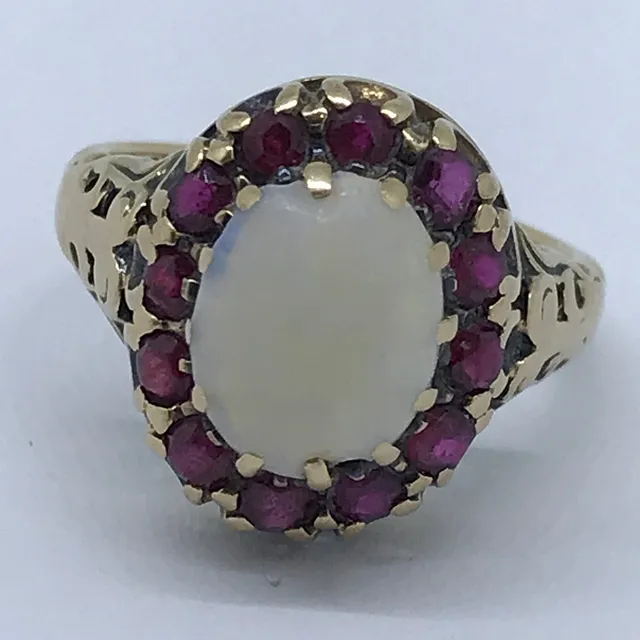 VINTAGE OPAL & RUBY CLUSTER RING.