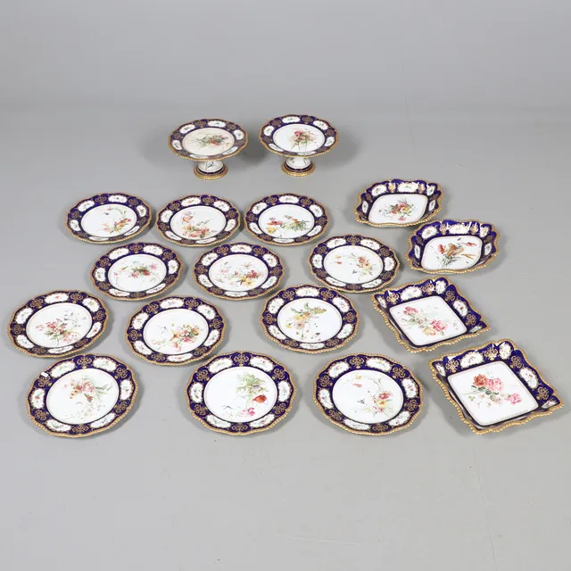ROYAL WORCESTER DESSERT SERVICE - FLOWERS.