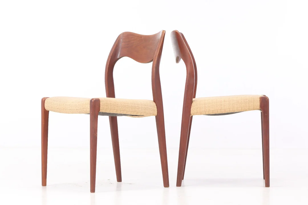 N.O. Møller. A pair of teak chairs, model 71 (2) — Furniture/Chairs — Lauritz