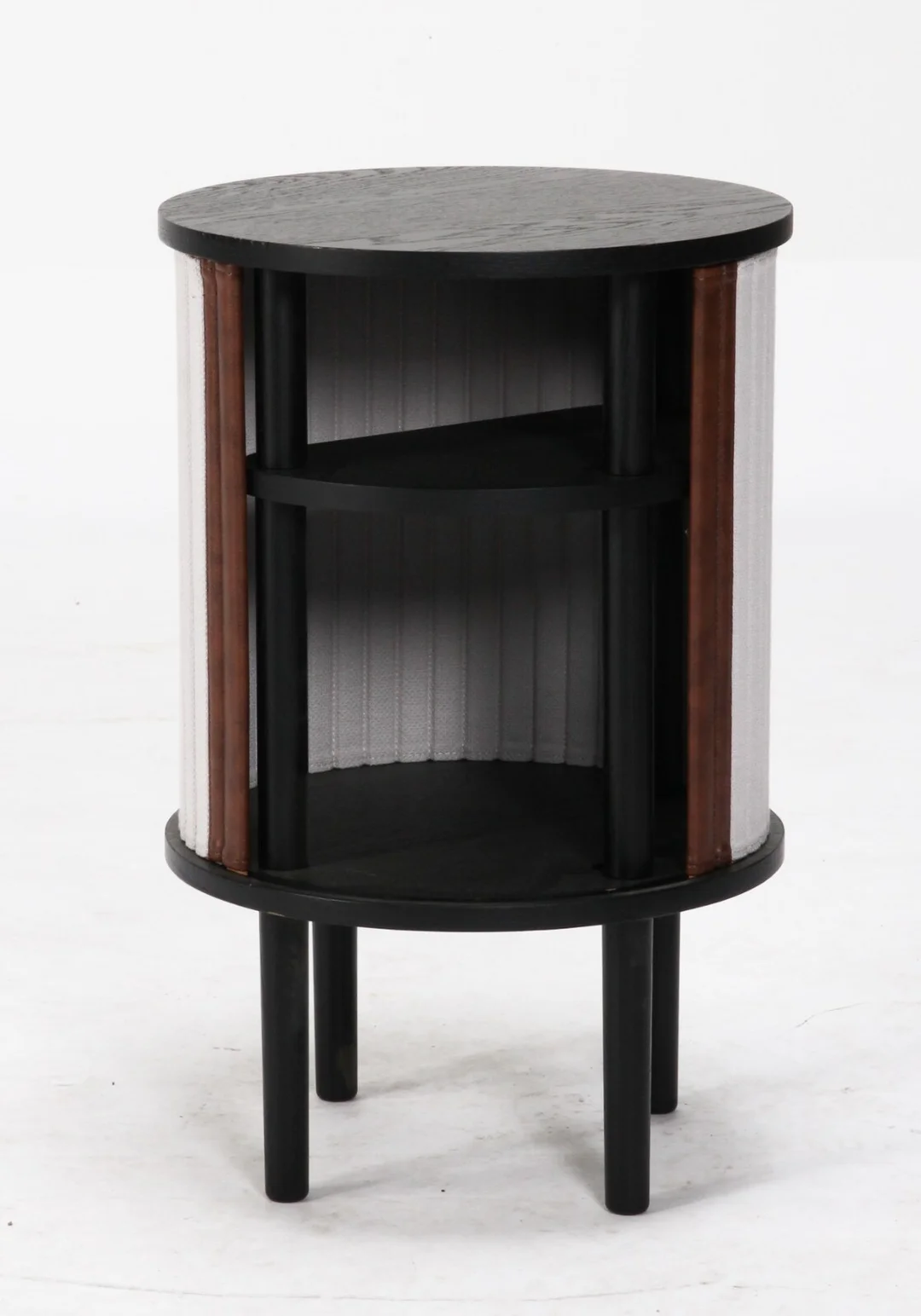 Jonas Søndergaard for Umage. Side table, model Audacious, exhibition model — Furniture/Coffee tables, occasional tables — Lauritz