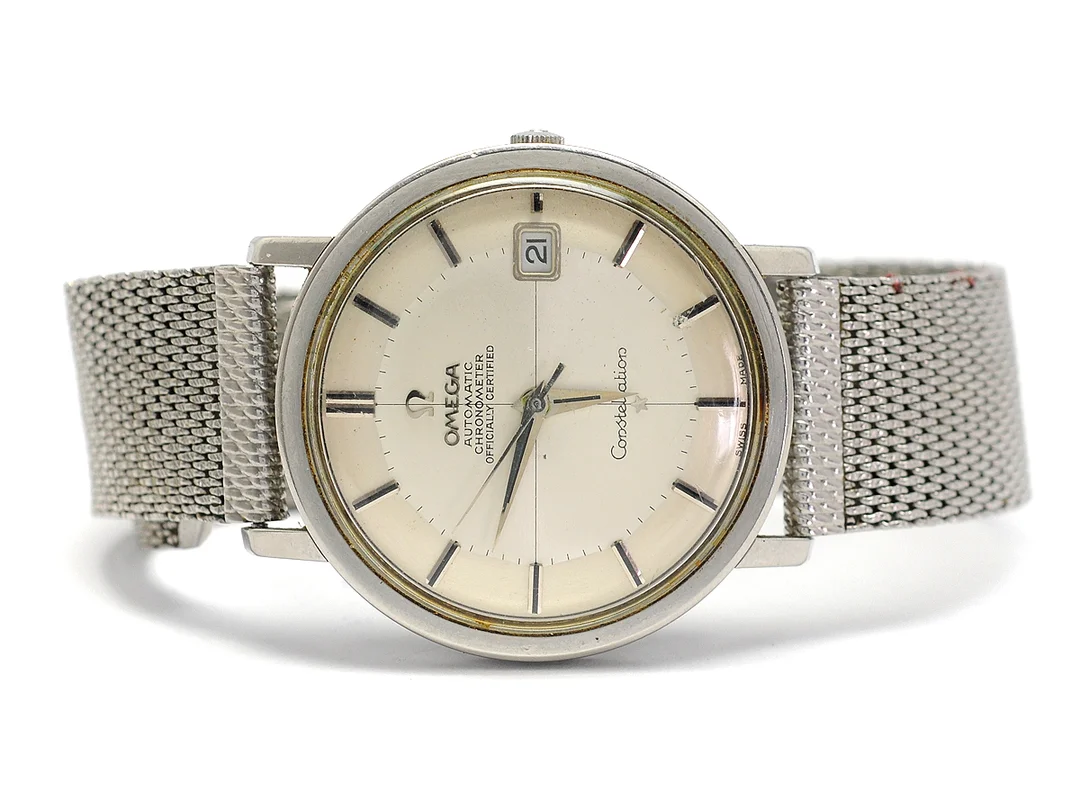 OMEGA, Constellation, Calendar, Chronometer, Cal 561, Serie nr. 24441565, Ref nr. ST 168.004, Boett nr. ST 168.004, herrur, 35,5 mm, stål, automatisk, plexiglas, datum, skadad urtavla, metallänk ej original, ca 1966. — Klockor/Omega — Kaplans