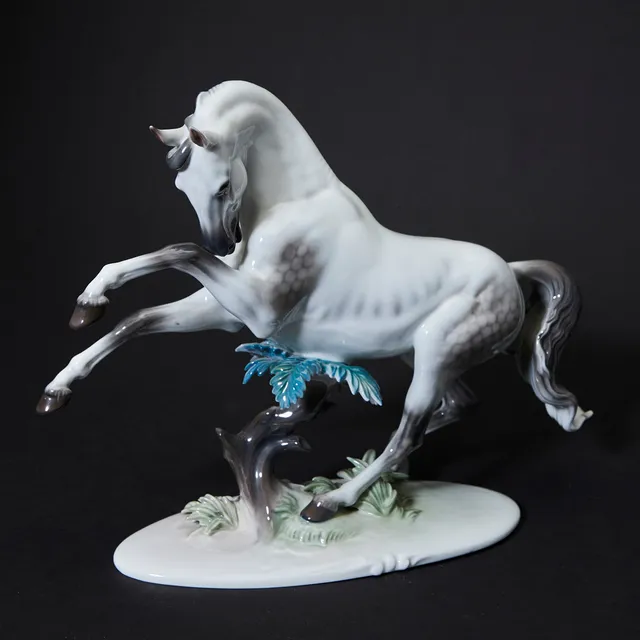 THEODOR KÄRNER. Rosenthal, Skulptur / Figur, galoppierendes Pferd, Porzellan.