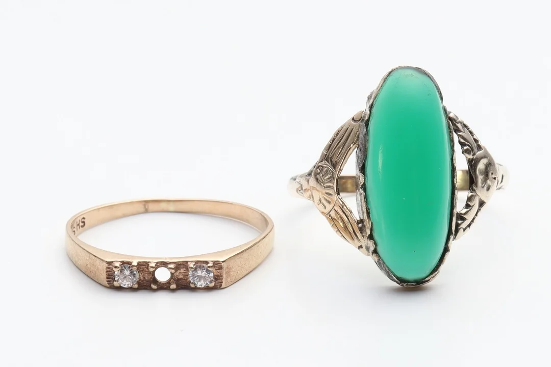 To vintageringe af 8 kt guld (2) — Jewellery/Rings — Lauritz