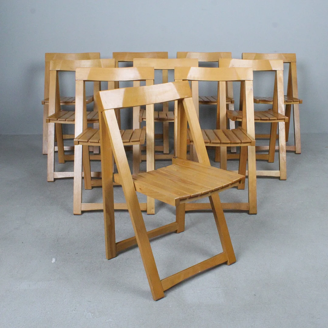 ALDO JACOBER. 10 Klappstühle von Aldo Jacober für Alberto Bazzani, Italien, 1960er Jahre. — Armchairs & Chairs — Stockholms Auktionsverk Düsseldorf/Neuss