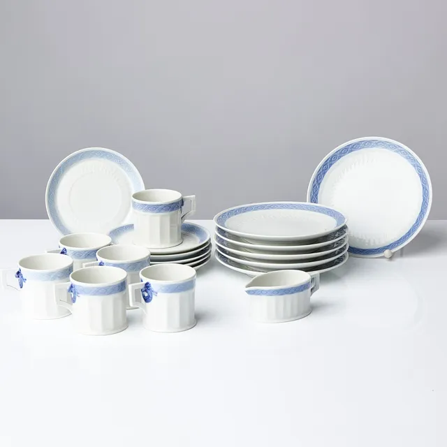 ARNOLD KROGH, "Blå Vifte", servisdellar, 13 dlr, Royal Copenhagen, 6 moccakoppar med fat, 6 assietter samt 1 gräddkanna.