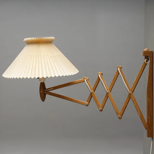 ERIK HANSEN. Vägglampa/saxlampa, Le Klint, Danmark.