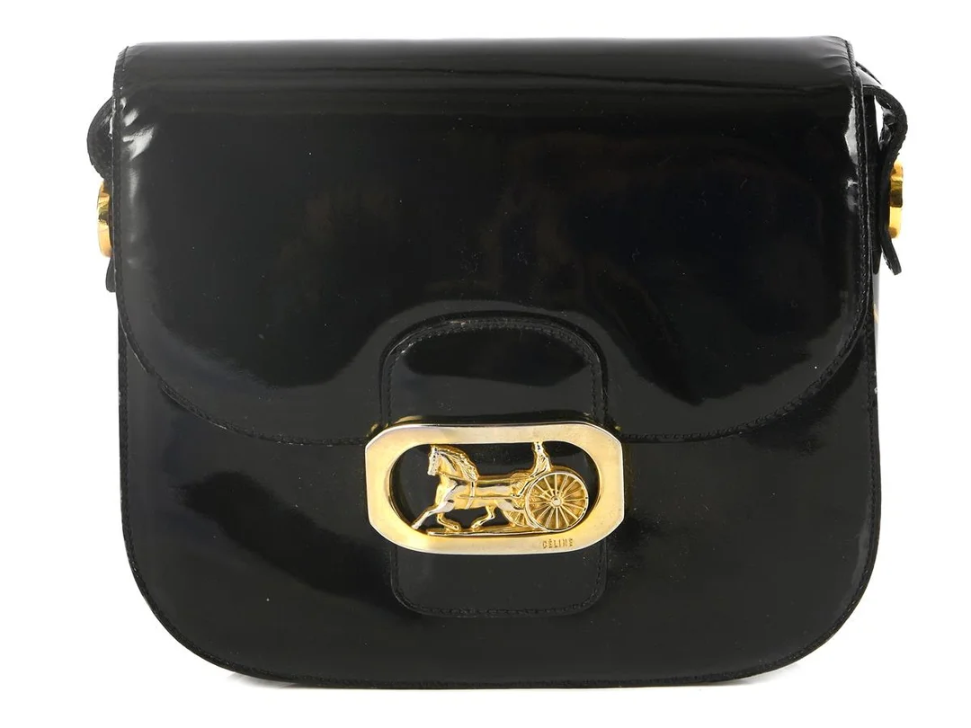 VÄSKA, CELINE, vintage, svart lackskinn, guldfärgade beslag, 22x20x6 cm, dustbag, — Accessoarer/Väskor — Kaplans