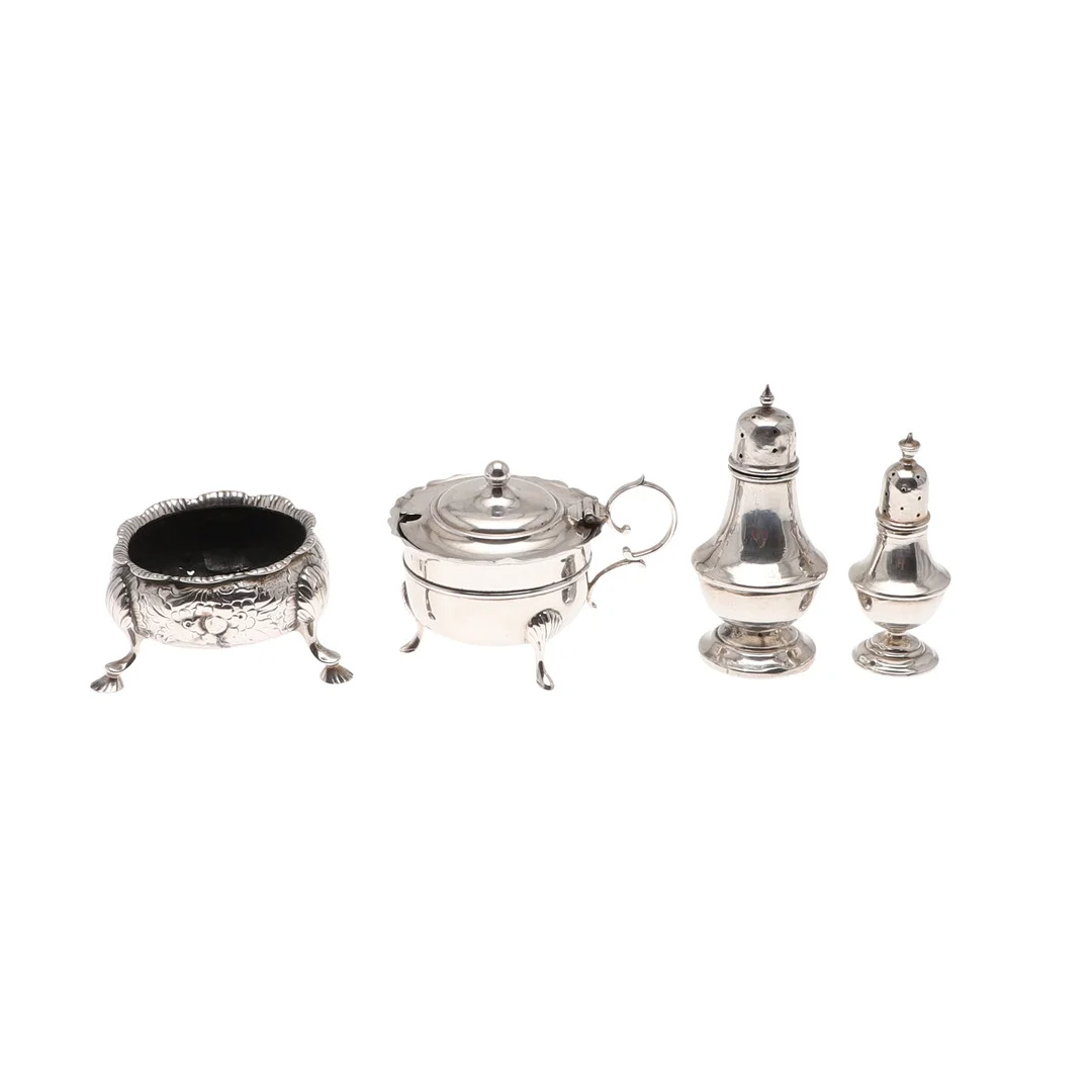 A MIXED LOT OF SILVER. — Silver — Lawrences Auctioneers